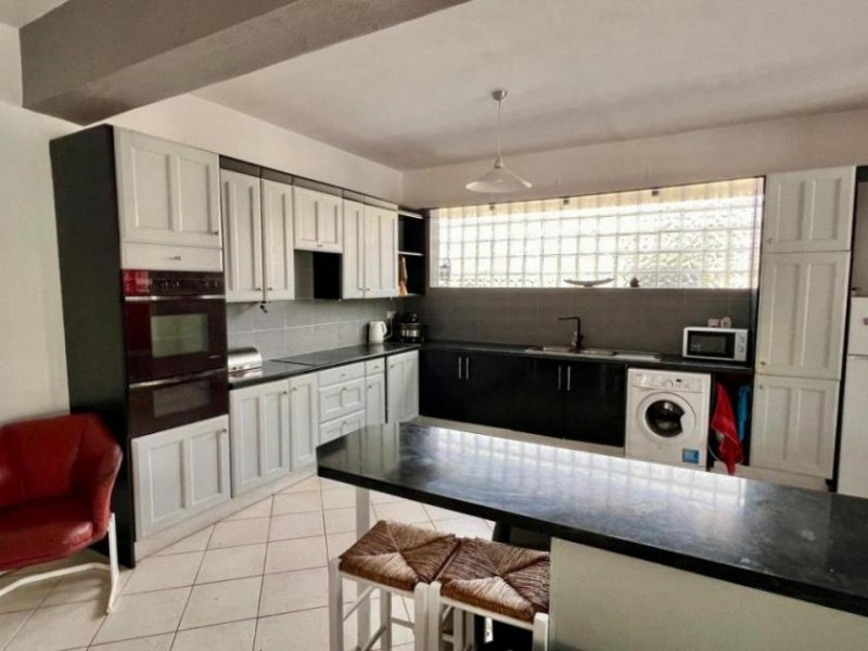 Lagkada bei Makry Gialos MIT BESICHTIGUNGSVIDEO! Kreta, Makry Gialos: 4-Zimmer-Erdgeschosswohnung in Strandnähe zu verkaufen Wohnung kaufen